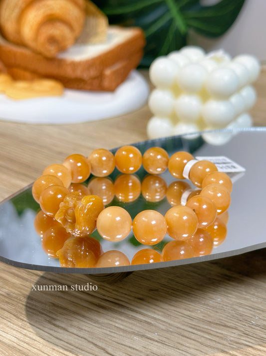 温润如玉，厚载福气｜福印守护款

Burmese Yellow Jade × Lion Guardian｜13mm Energy Bracelet